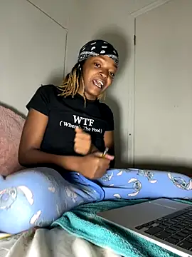 Snapshot of minimama69 chatting on 10.09.25 minimama69 online show from 10.09.25