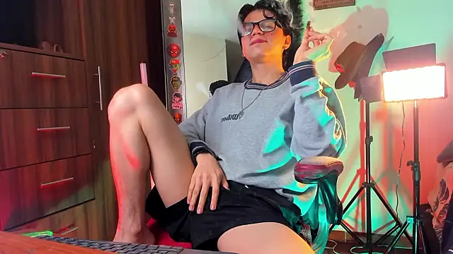 marckalexis online show from 02.28.26