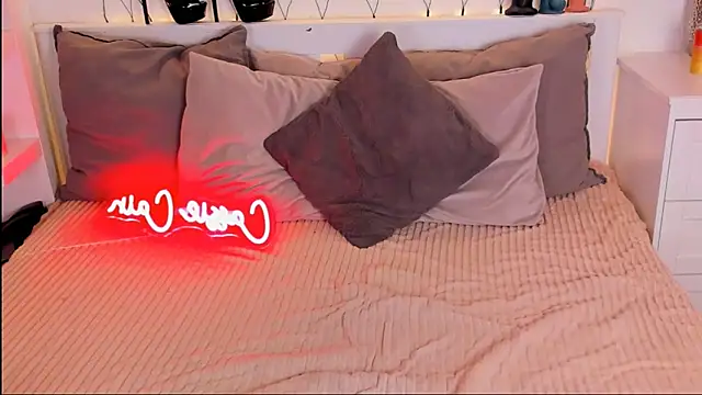 Snapshot of CassyCain chatting on 03.12.26 CassyCain online show from 03.12.26