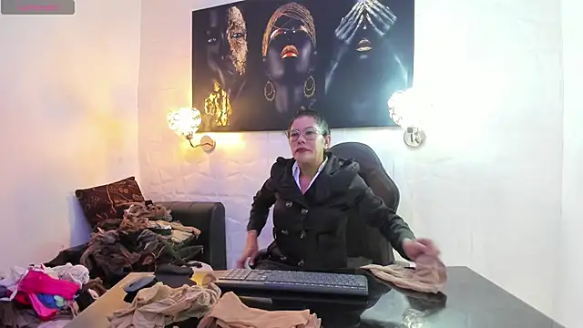 miss lucero1 online show from 11.09.25