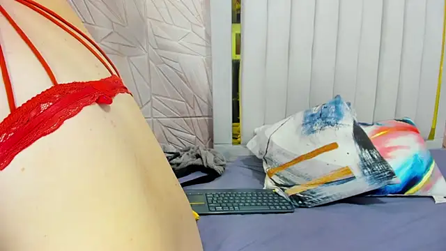 Snapshot of Ammy_Connor1 chatting on 10.24.25 Ammy Connor1 online show from 10.24.25