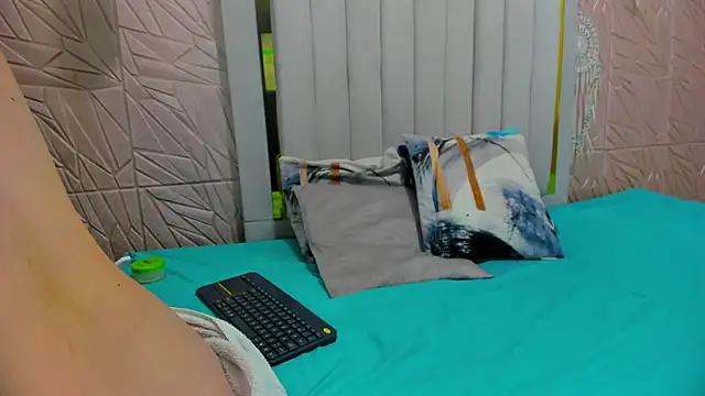 Snapshot of Ammy_Connor1 chatting on 11.04.25 Ammy Connor1 online show from 11.04.25