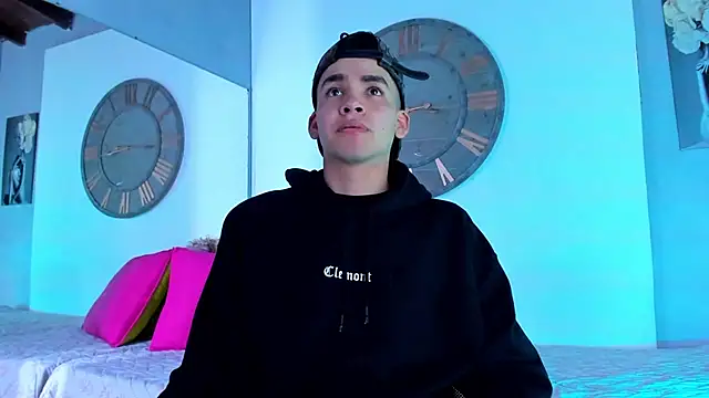 Mike 0233  online show from 12.21.24