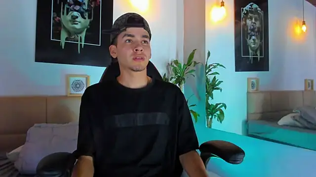 Mike 0233  online show from 12.31.24