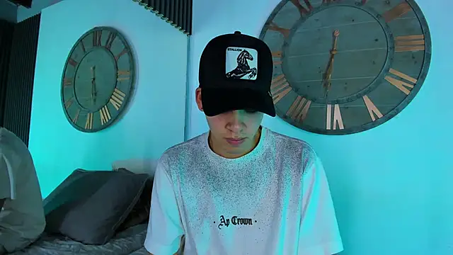 Mike 0233  online show from 02.05.25