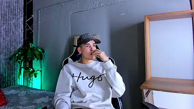 Mike 0233  online show from 03.19.25