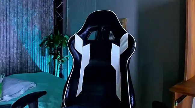 Mike 0233  online show from 03.22.25