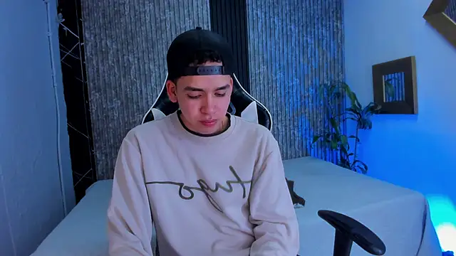 Mike 0233  online show from 10.08.25