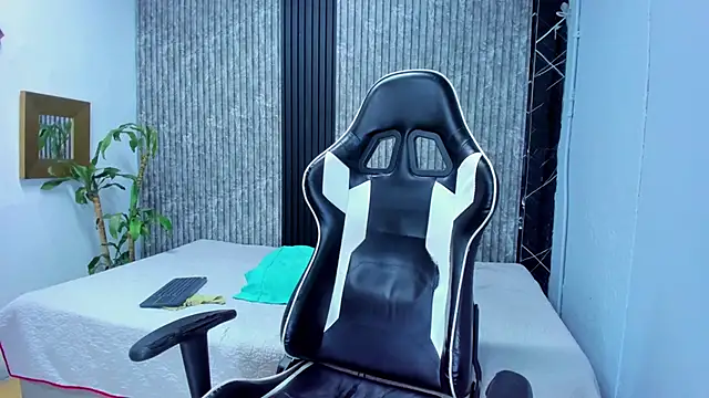 Mike 0233  online show from 11.05.25