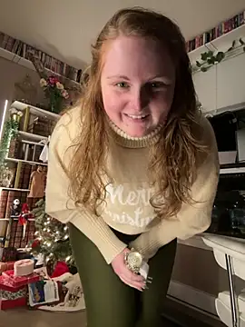 Snapshot of GingerSnap33 chatting on 12.20.24 GingerSnap33 online show from 12.20.24