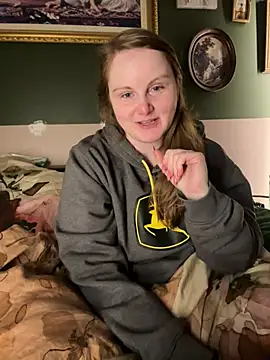 Snapshot of GingerSnap33 chatting on 02.05.25 GingerSnap33 online show from 02.05.25