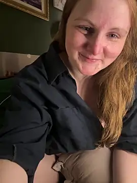 Snapshot of GingerSnap33 chatting on 02.11.25 GingerSnap33 online show from 02.11.25