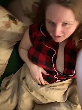 Snapshot of GingerSnap33 chatting on 10.12.25 GingerSnap33 online show from 10.12.25