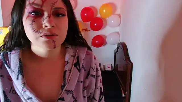 juli05star20 online show from 10.31.25