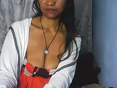 Snapshot of nene_belle chatting on 09.23.25 nene belle online show from 09.23.25