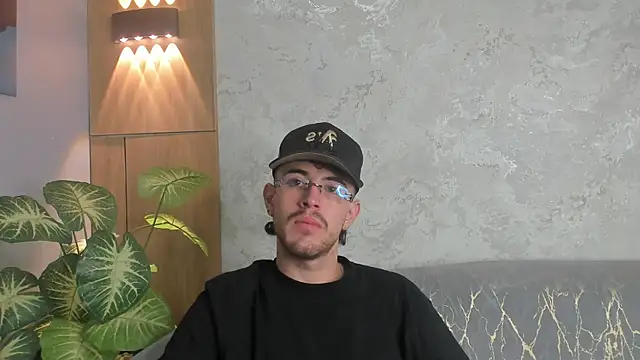 Snapshot of CodyWalkerR chatting on 06.11.26 CodyWalkerR online show from 06.11.26