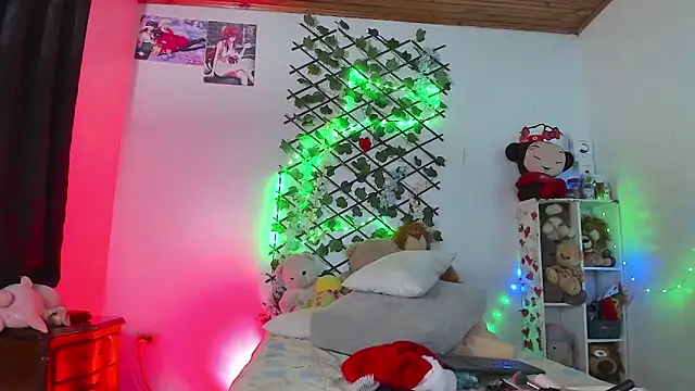 Snapshot of Pucaa_ chatting on 12.17.25 Pucaa online show from 12.17.25