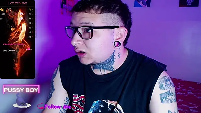 Snapshot of princeFtm chatting on 11.19.25 princeFtm online show from 11.19.25