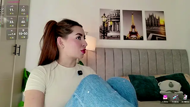Snapshot of caralella chatting on 04.20.26 caralella online show from 04.20.26