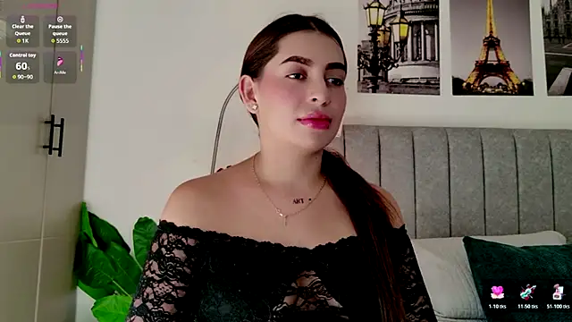 Snapshot of caralella chatting on 04.24.26 caralella online show from 04.24.26