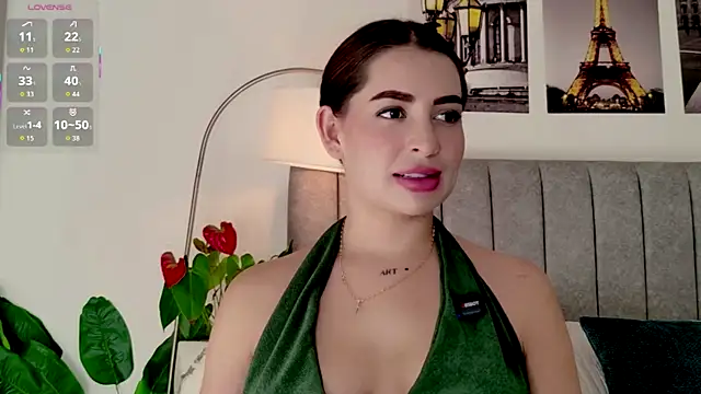 Snapshot of caralella chatting on 04.28.26 caralella online show from 04.28.26