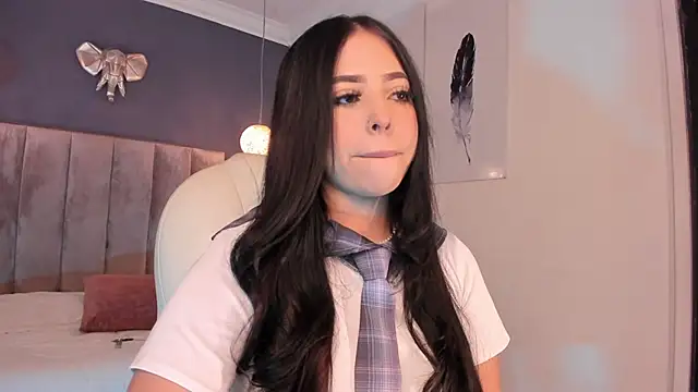 Snapshot of Maaiitee chatting on 12.27.24 Maaiitee online show from 12.27.24