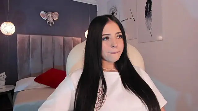 Snapshot of Maaiitee chatting on 12.31.24 Maaiitee online show from 12.31.24