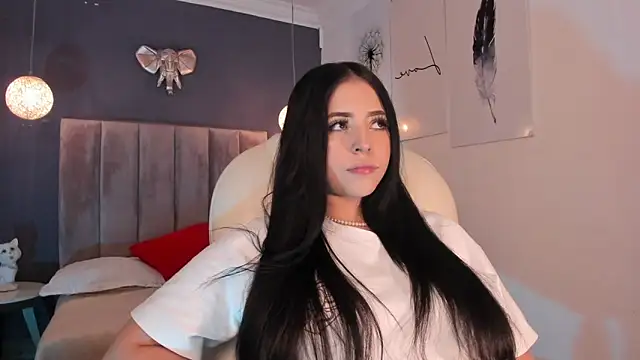 Snapshot of Maaiitee chatting on 12.31.24 Maaiitee online show from 12.31.24