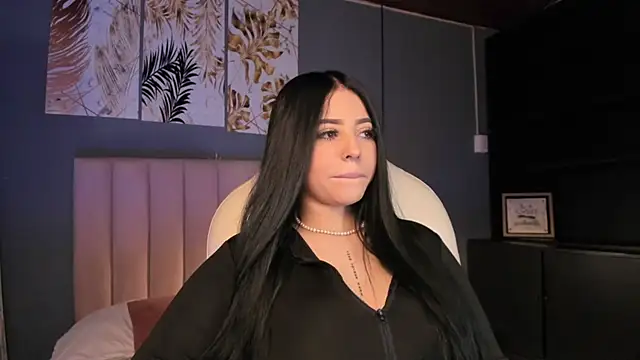 Snapshot of Maaiitee chatting on 01.05.25 Maaiitee online show from 01.05.25