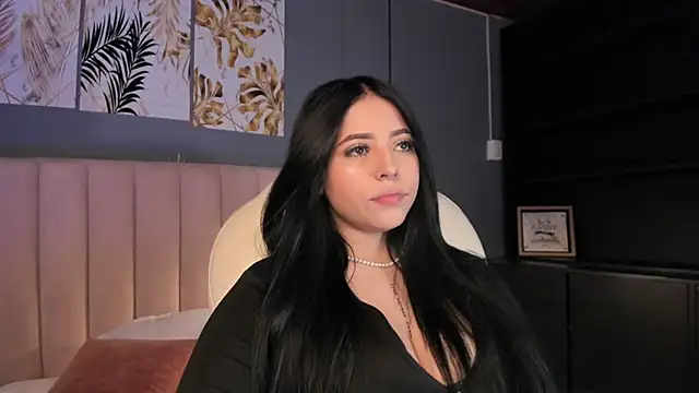 Snapshot of Maaiitee chatting on 01.05.25 Maaiitee online show from 01.05.25