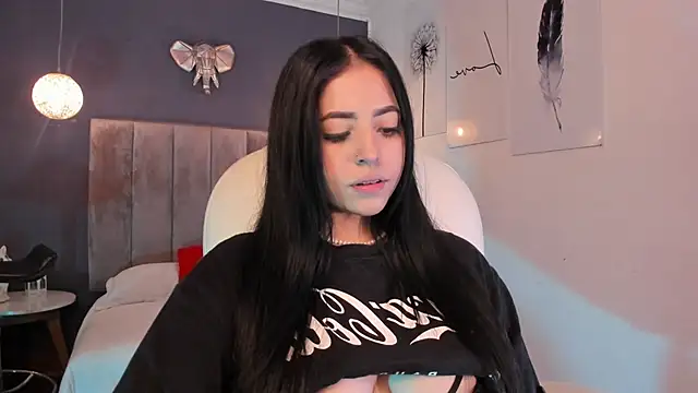 Snapshot of Maaiitee chatting on 03.02.25 Maaiitee online show from 03.02.25