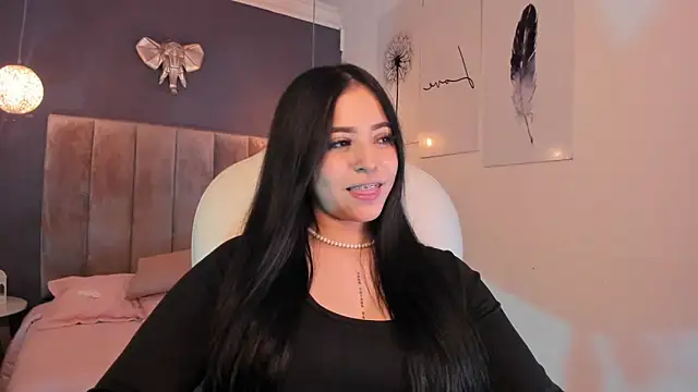 Snapshot of Maaiitee chatting on 03.07.25 Maaiitee online show from 03.07.25