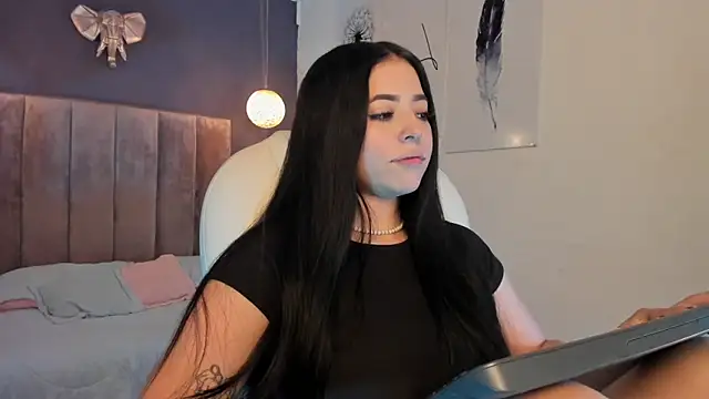 Snapshot of Maaiitee chatting on 03.09.25 Maaiitee online show from 03.09.25