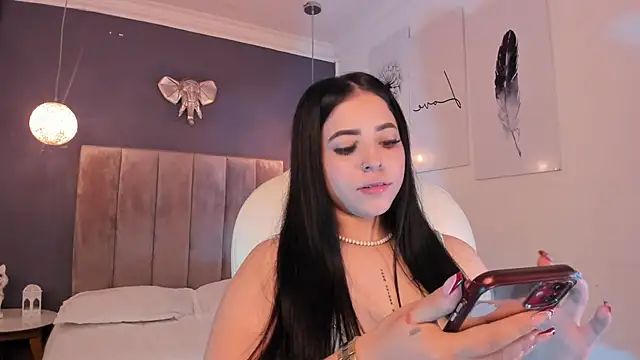 Snapshot of Maaiitee chatting on 03.15.25 Maaiitee online show from 03.15.25