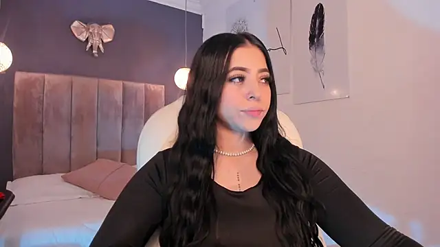 Snapshot of Maaiitee chatting on 03.19.25 Maaiitee online show from 03.19.25