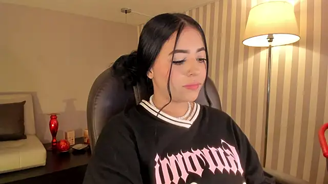 Snapshot of Maaiitee chatting on 11.05.25 Maaiitee online show from 11.05.25