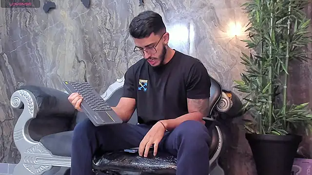 Liam Kleiin online show from 03.06.25