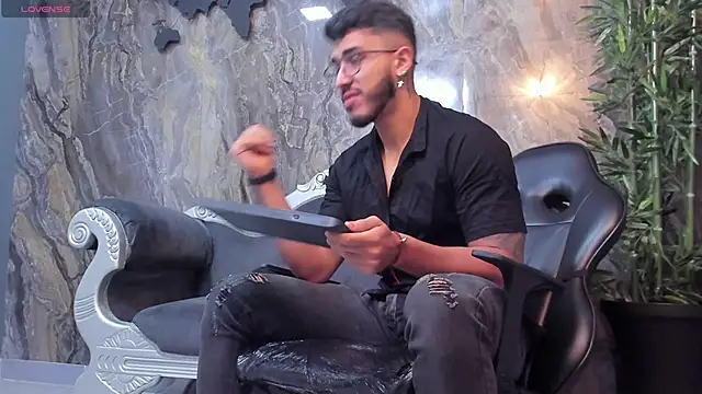 Liam Kleiin online show from 03.08.25