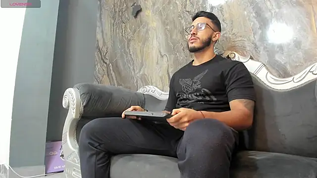 Liam Kleiin online show from 03.12.25