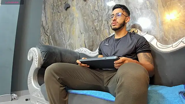 Liam Kleiin online show from 03.21.25