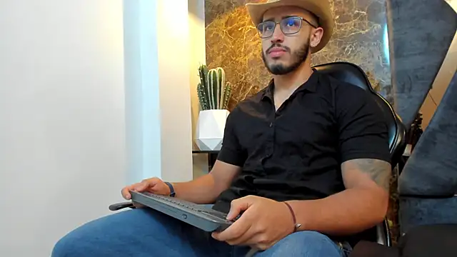 Liam Kleiin online show from 09.18.25