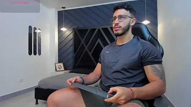 Liam Kleiin online show from 10.28.25