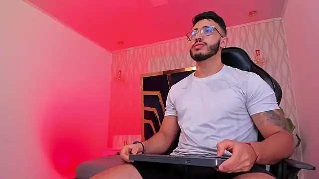 Liam Kleiin online show from 11.28.25