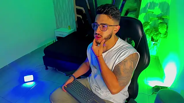 Liam Kleiin online show from 12.18.25