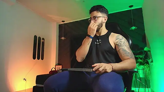 Liam Kleiin online show from 04.04.26