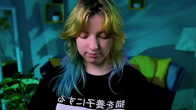 Snapshot of RocKStone_ chatting on 04.15.26 RocKStone online show from 04.15.26