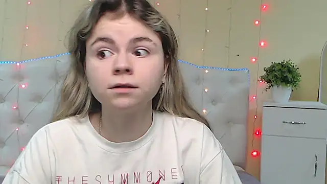 TinaRedly online show from 02.04.25