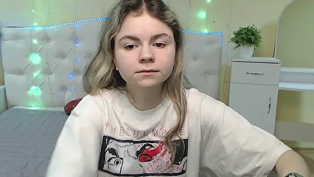 TinaRedly online show from 02.04.25