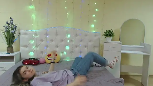 TinaRedly online show from 02.05.25