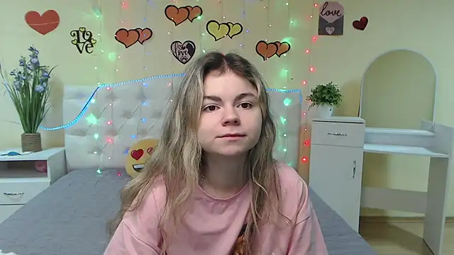 TinaRedly online show from 02.16.25